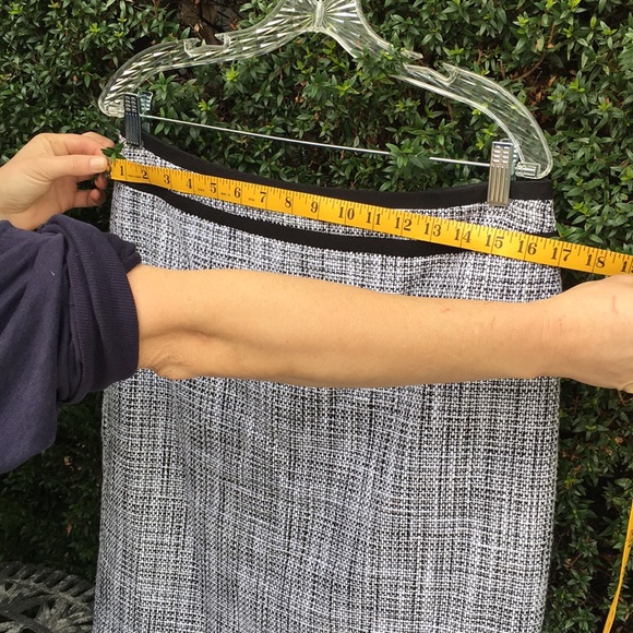 Tweed skirt - Picture 3 of 5